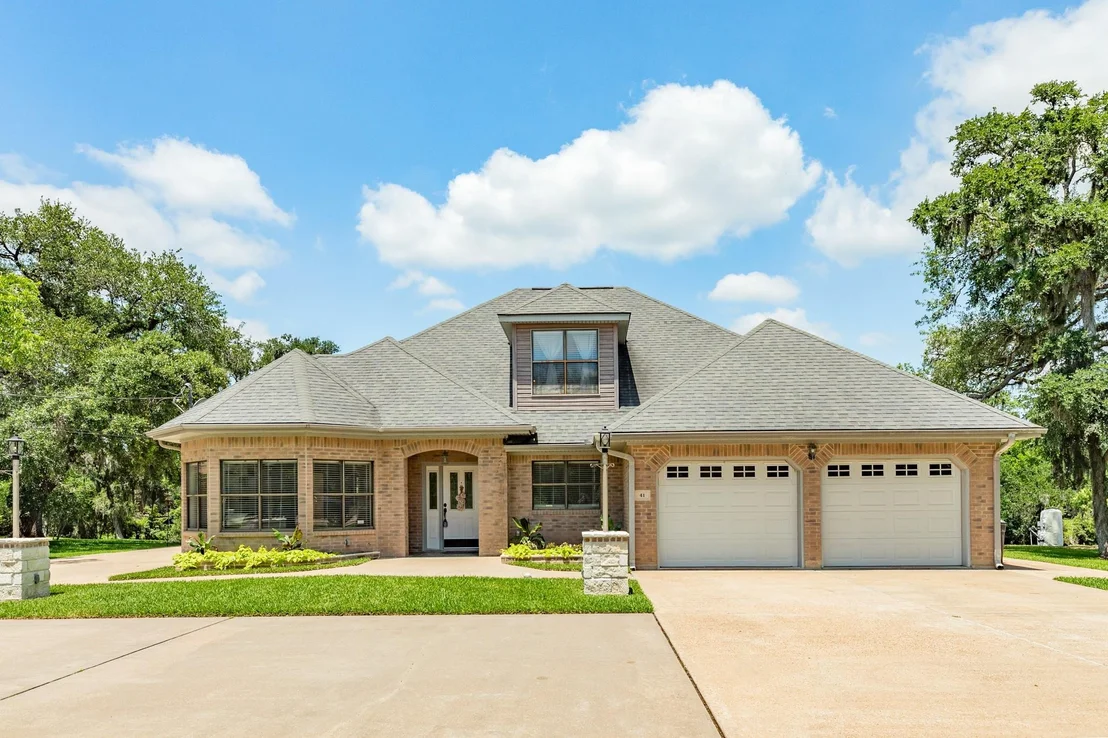 Photo of 41 Robinhood Lane