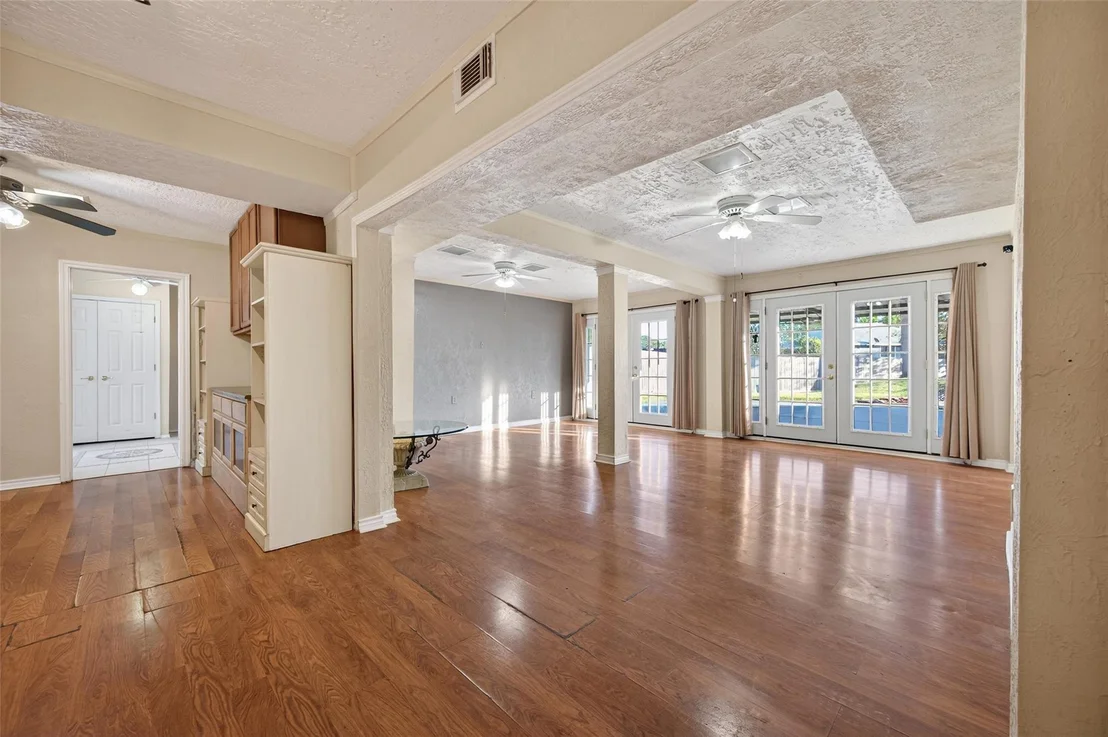 Photo of 805 Lake View Drive