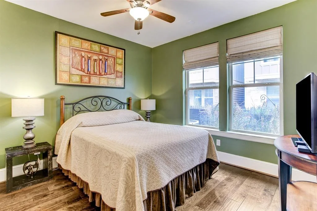 Photo of 710 N Shepherd Drive
