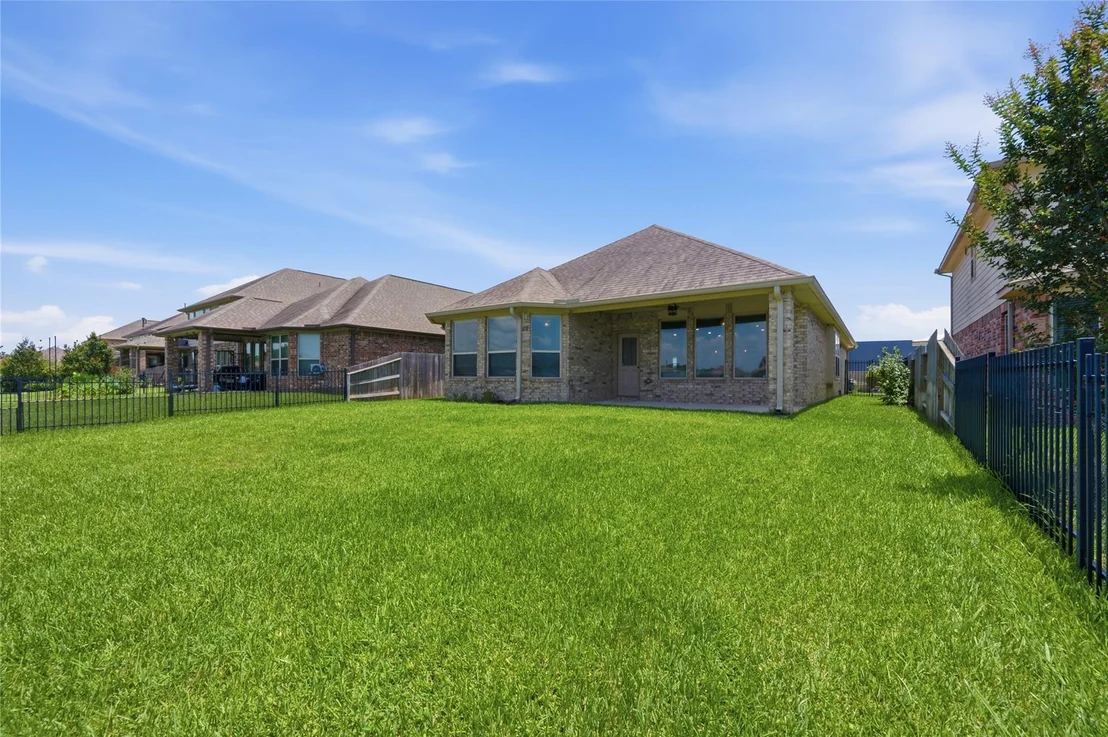 Photo of 3747 Lake Bend Shore Drive