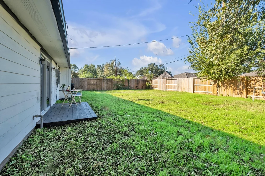 Photo of 5502 Hewitt Dr Drive