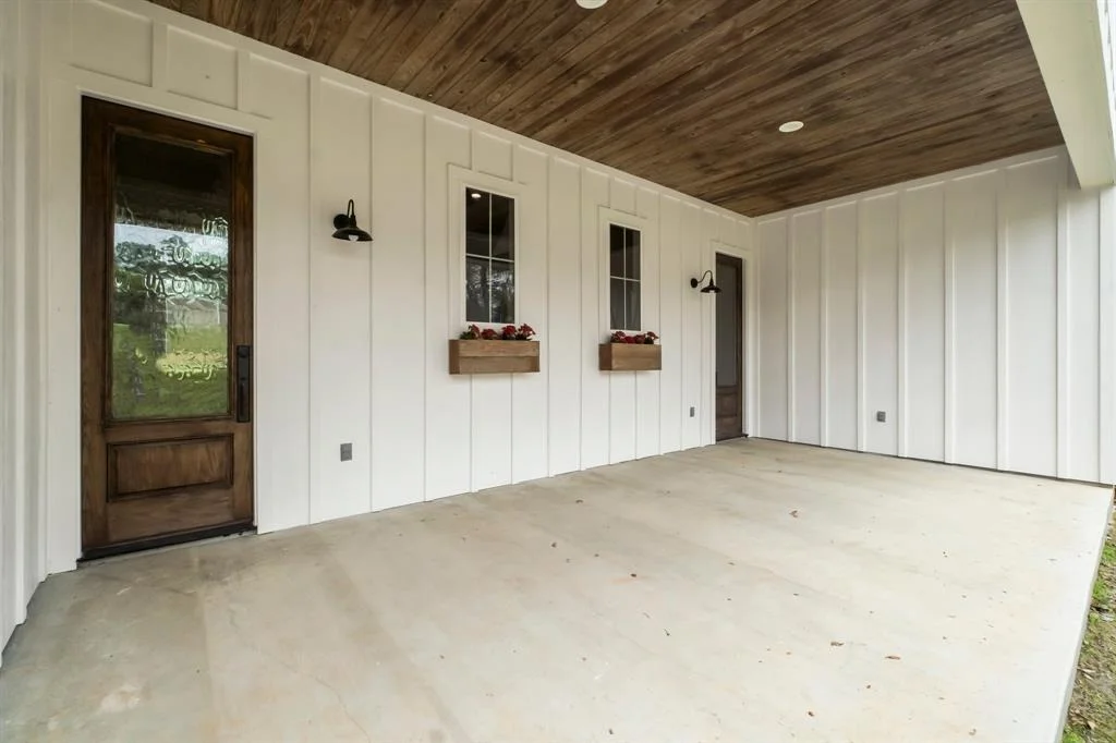 Photo of 410 Eagle Lake