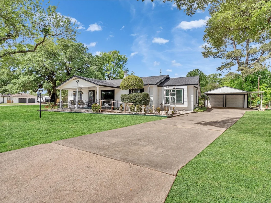 Photo of 905 Bartlett Road