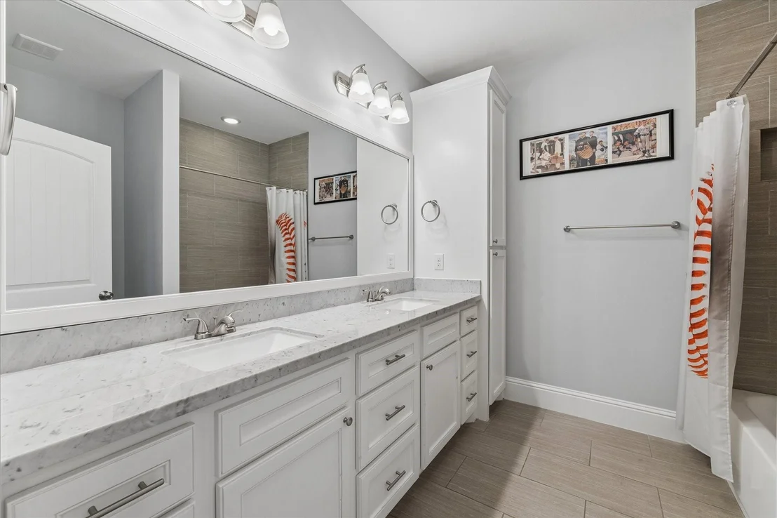 Photo of 1418 Chamboard Lane