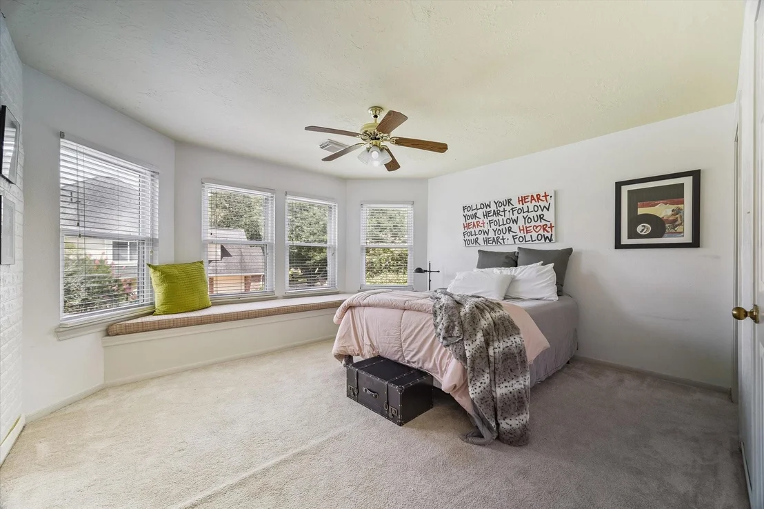 Photo of 20002 Sky Hollow Ln