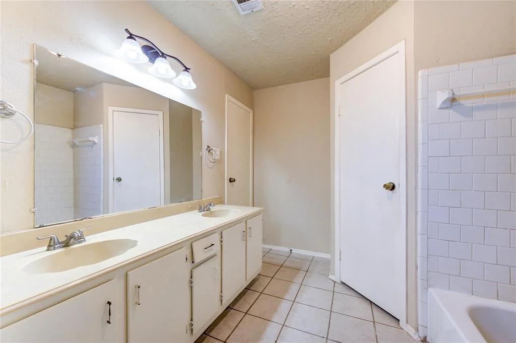 Photo of 6943 Foxwaithe Lane