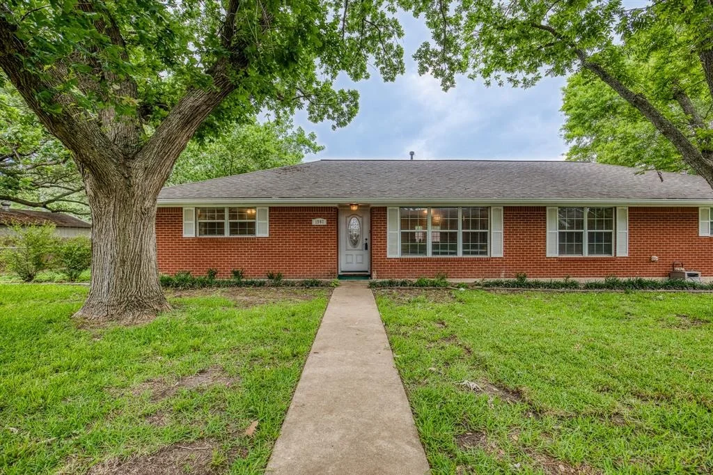 Photo of 1302 Woodson Lane