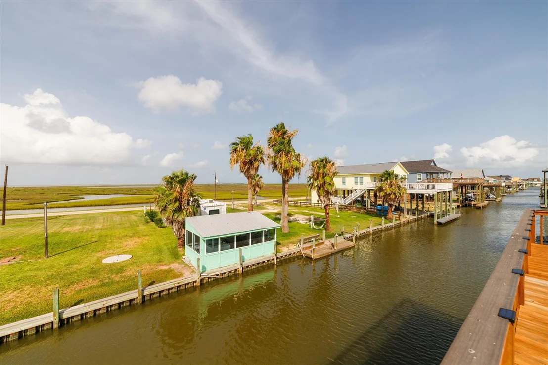 Photo of 708 Dolphin Dr
