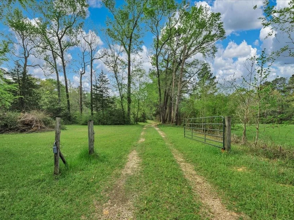 Photo of 235 County Barn Rd