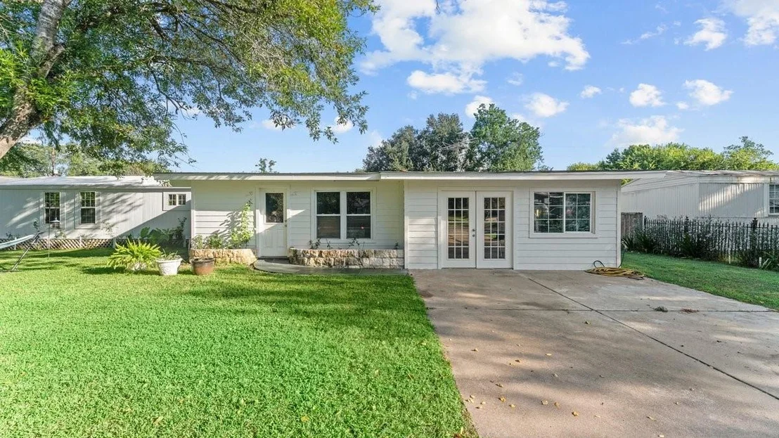 Photo of 22202 Maplewood Drive