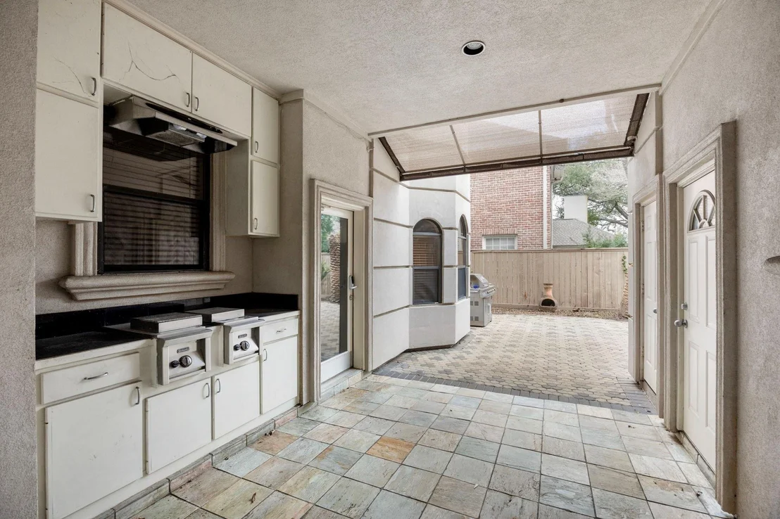 Photo of 4039 Browning Street