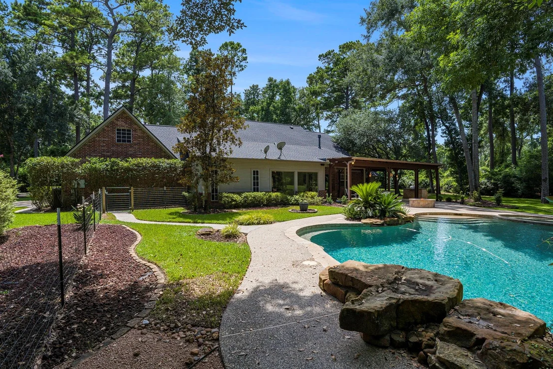 Photo of 8702 Holly Hills Drive