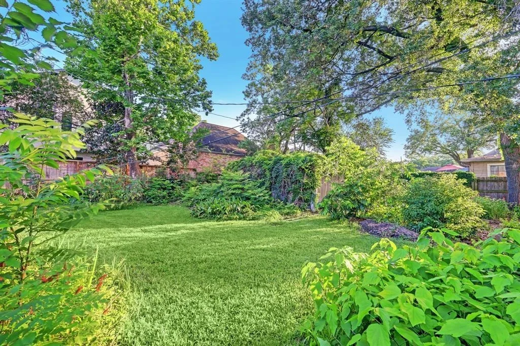 Photo of 3809 Sunset Boulevard