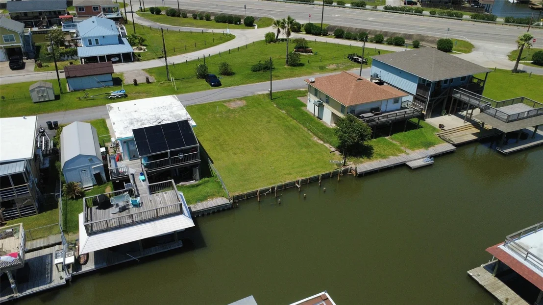 Photo of 28 Lakeside Drive