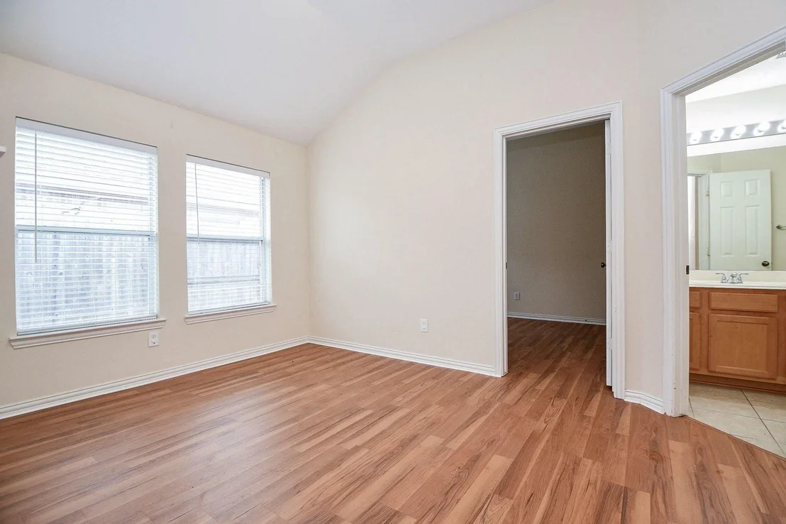 Photo of 18006 Willow Cliff Lane