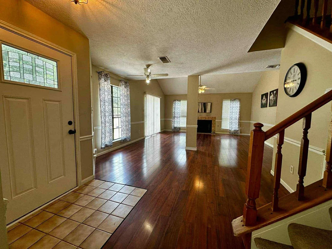 Photo of 78 W High Oaks Circle