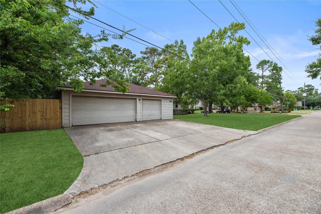 Photo of 5903 Echo Lake Lane