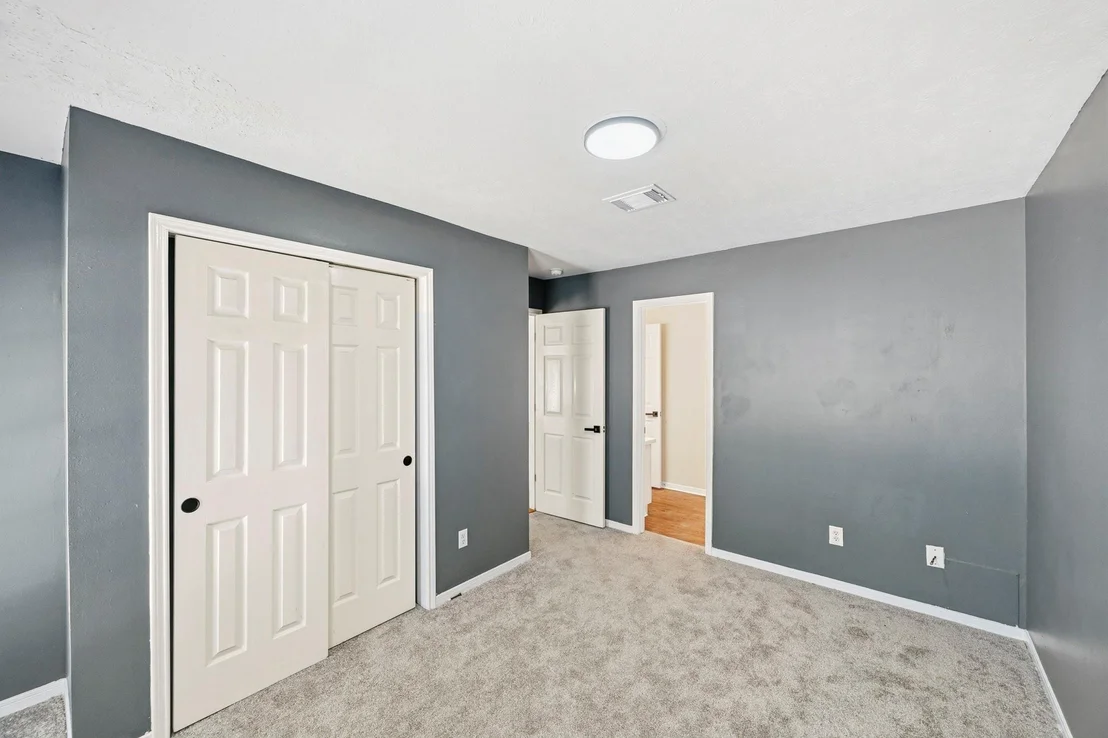 Photo of 215 Crabapple Drive