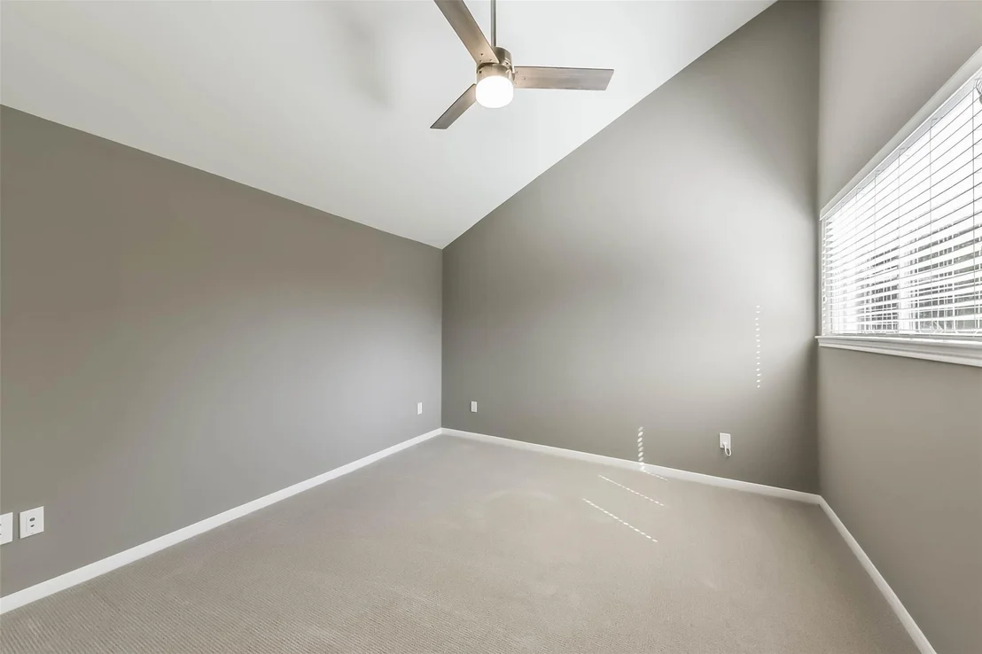 Photo of 11930 Riverview Drive