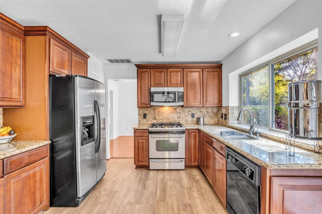 Photo of 15 E Stony Bridge Circle