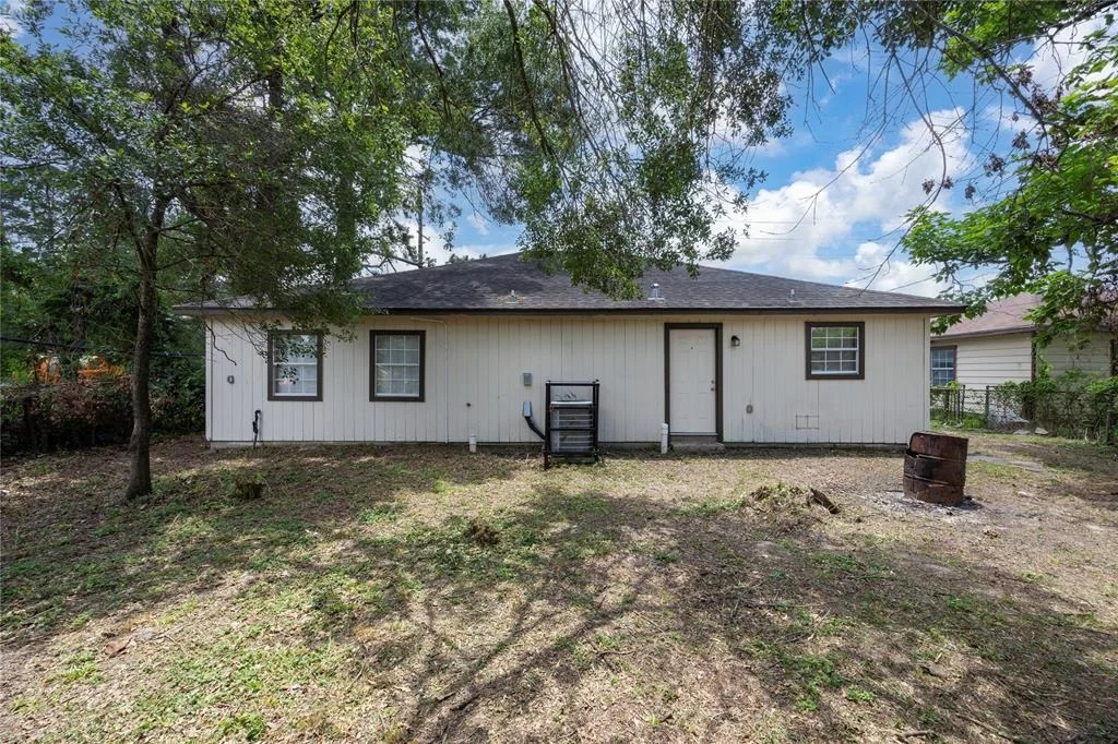 Photo of 6319 Winfield Road