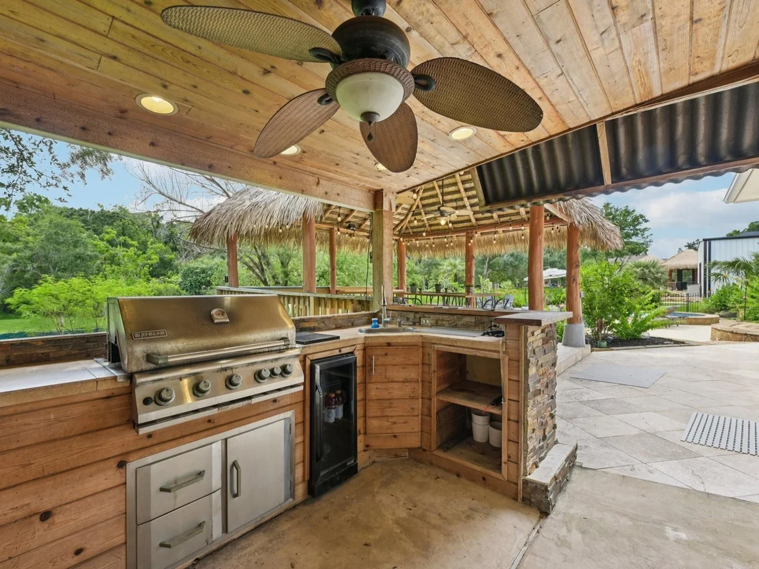 Photo of 2037 Lakeside Drive