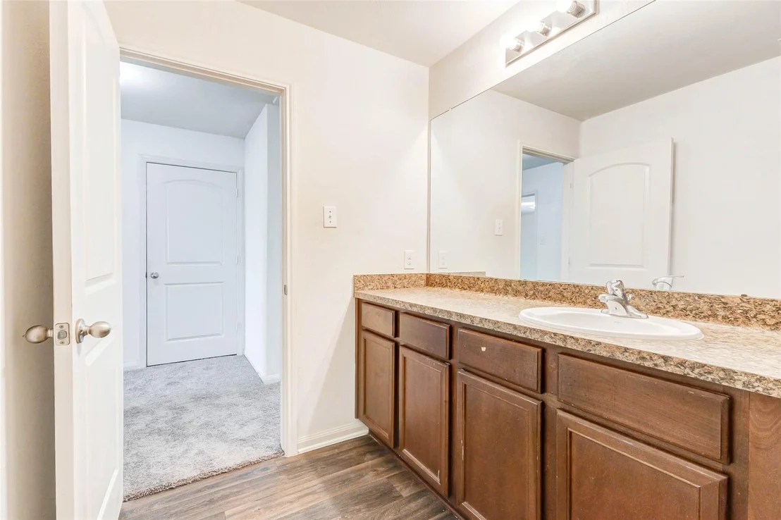 Photo of 2098 Saras Way