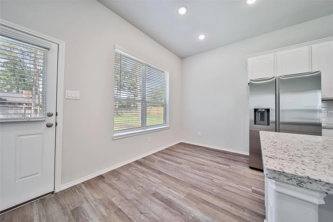 Photo of 1410 Glenoaks Drive