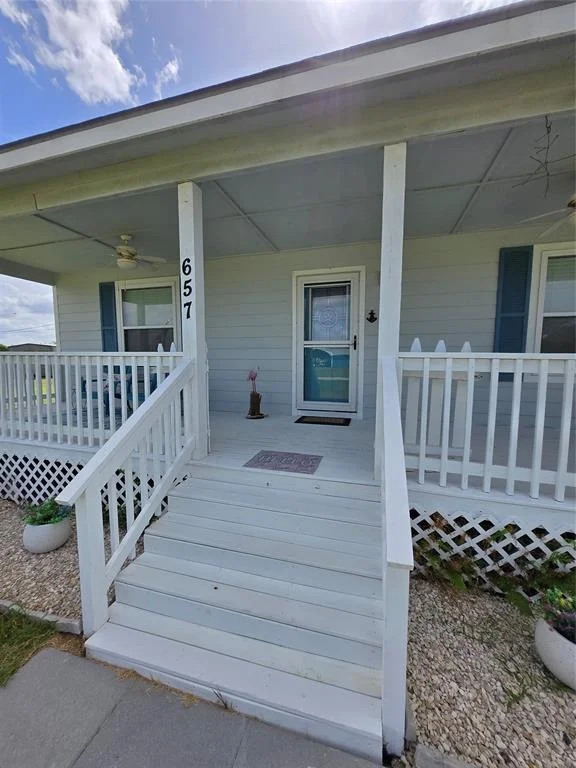 Photo of 657 Bayview Drive