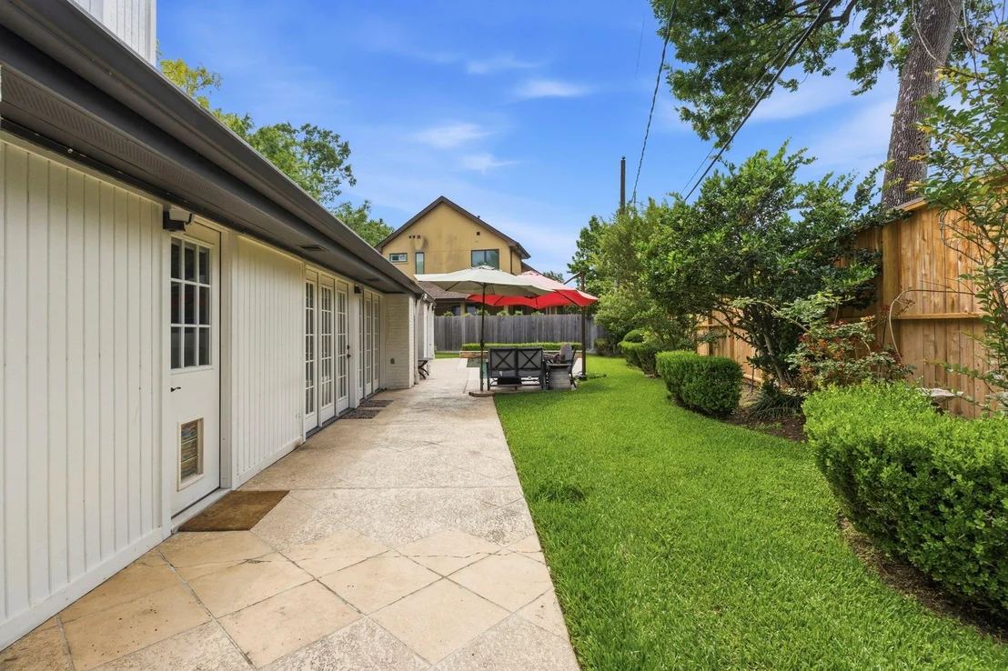 Photo of 2 Wild Oak Circle