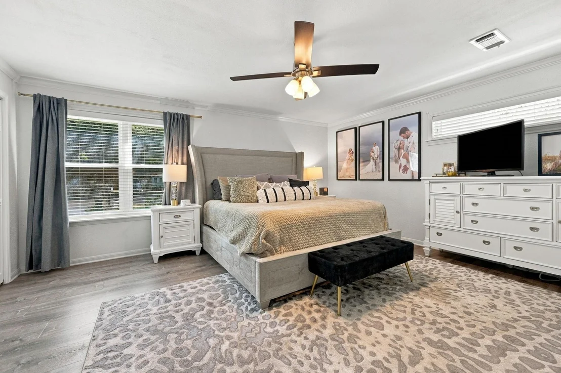 Photo of 100 N Oak Drive