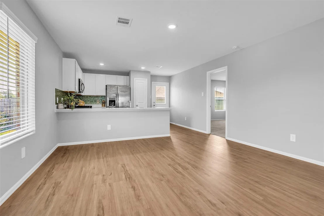 Photo of 207 River Grove Court