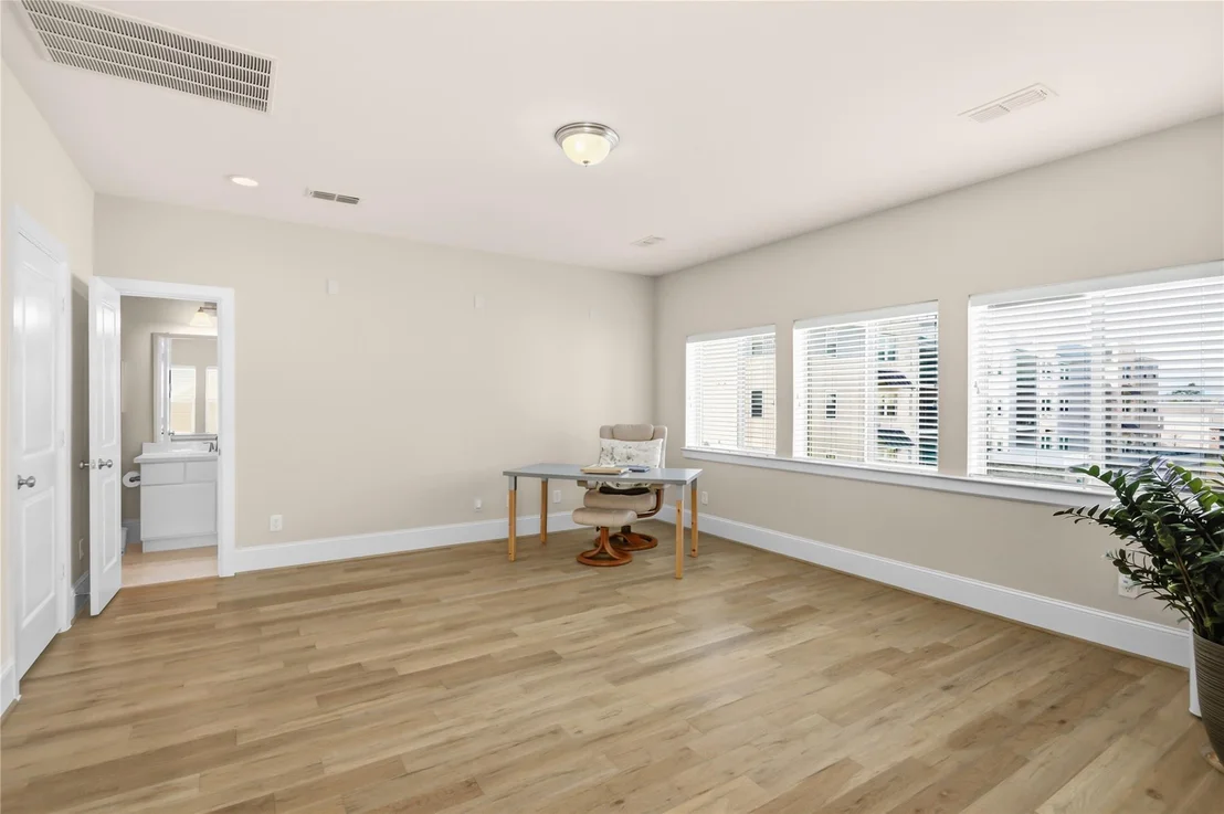 Photo of 1415 Devonshire Manor Lane