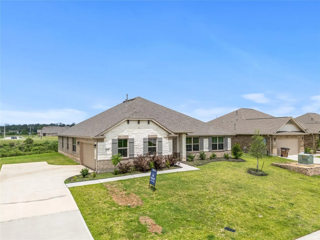 Photo of 4320 Leslie's Way