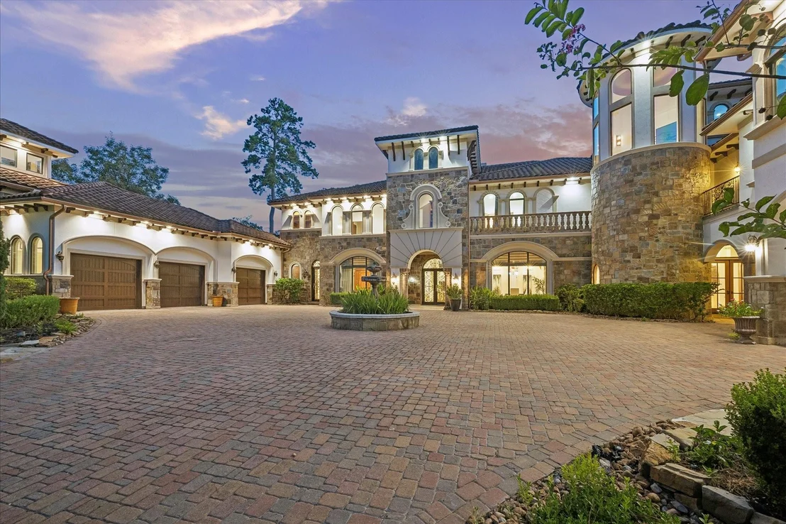 Photo of 6 N Fazio Way