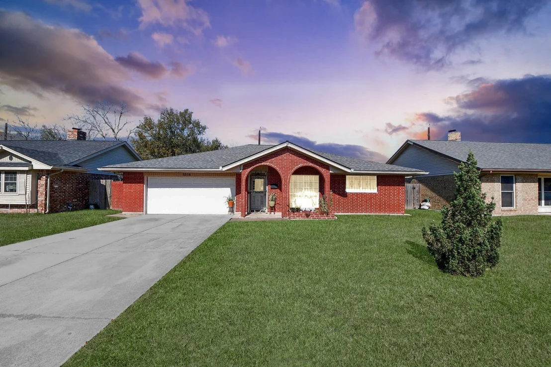 Photo of 5315 Fairgreen Lane