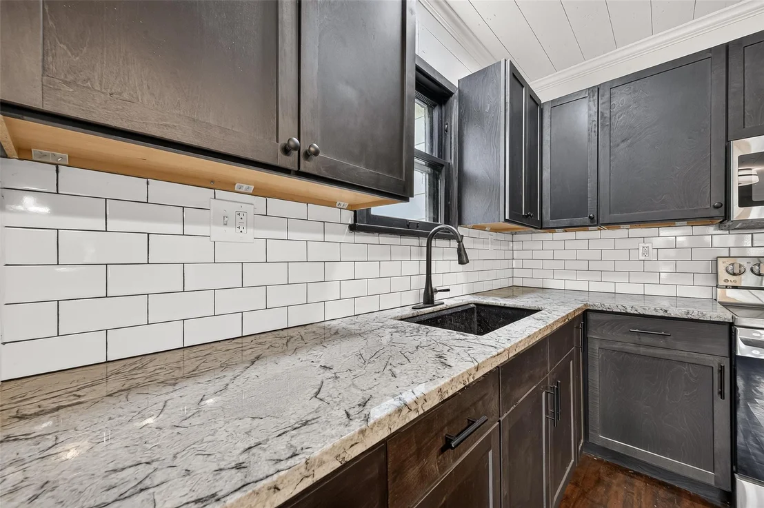 Photo of 321 S Arcola Street