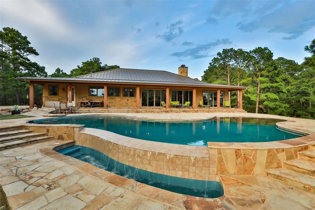 Photo of 815 Valley View Trail