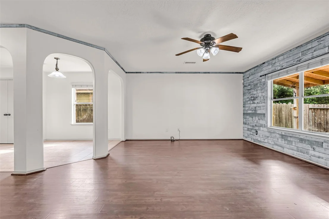 Photo of 9738 Gulfstream Drive