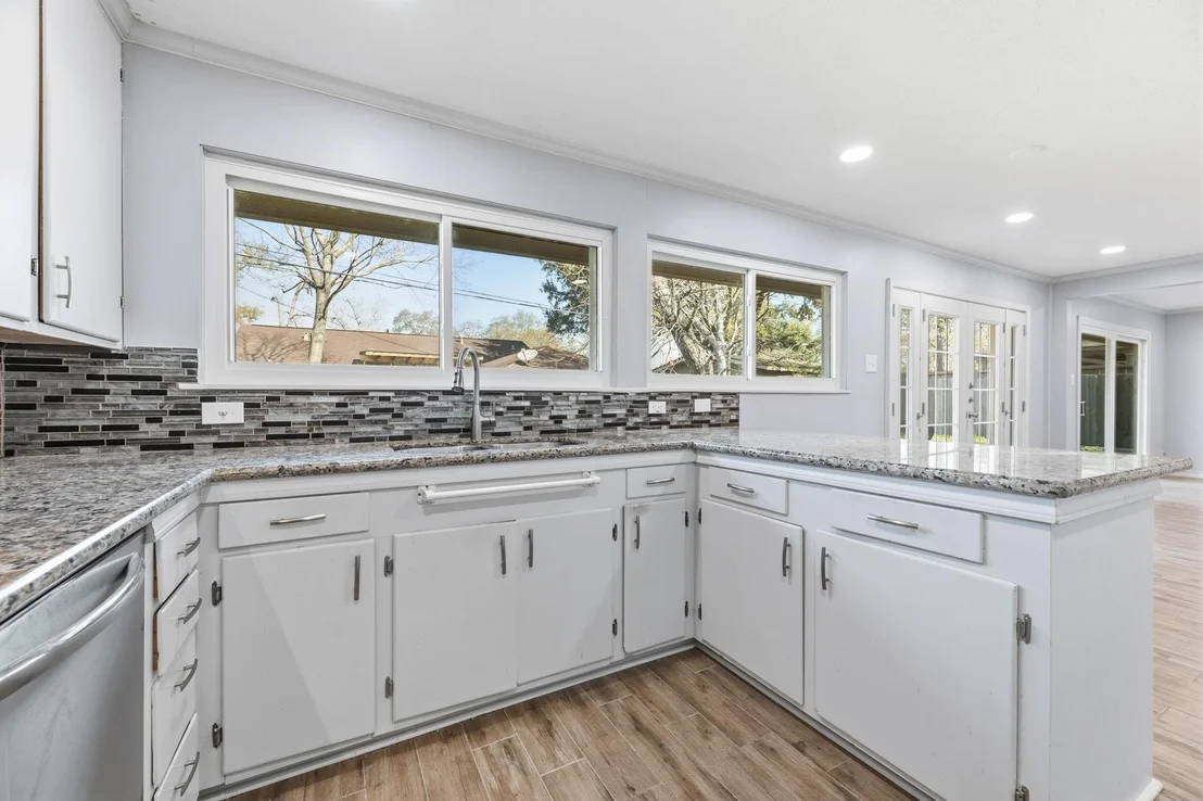 Photo of 9766 Westview Drive