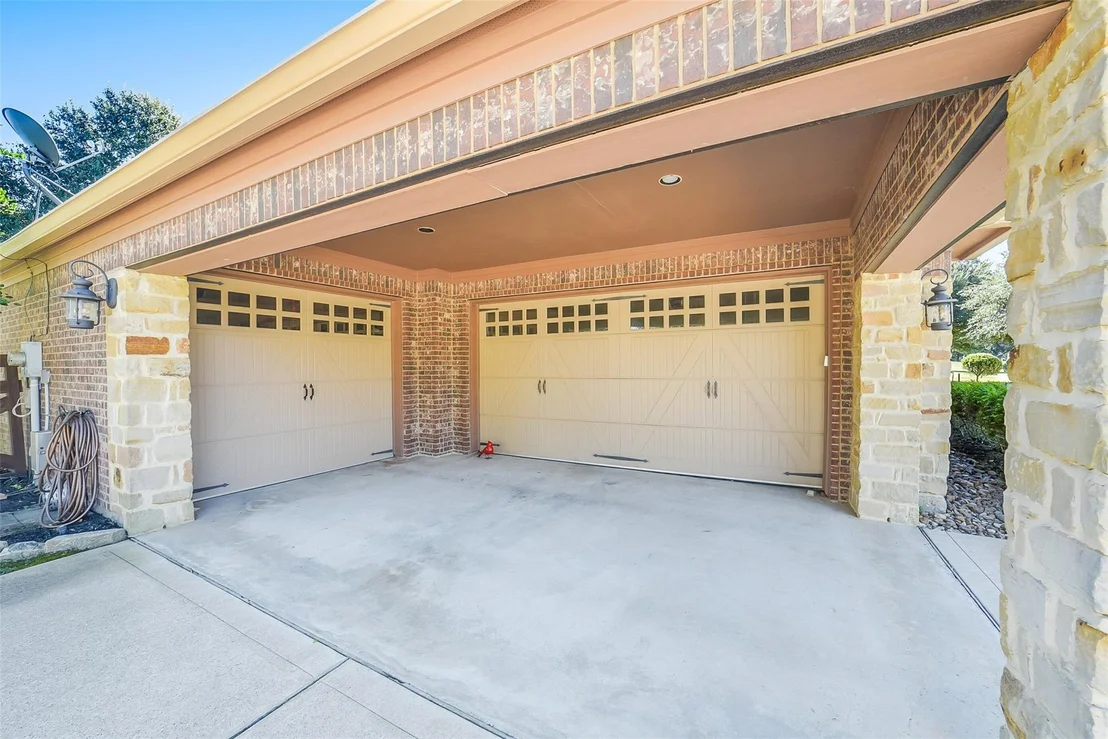 Photo of 22114 Meadowhurst Circle E