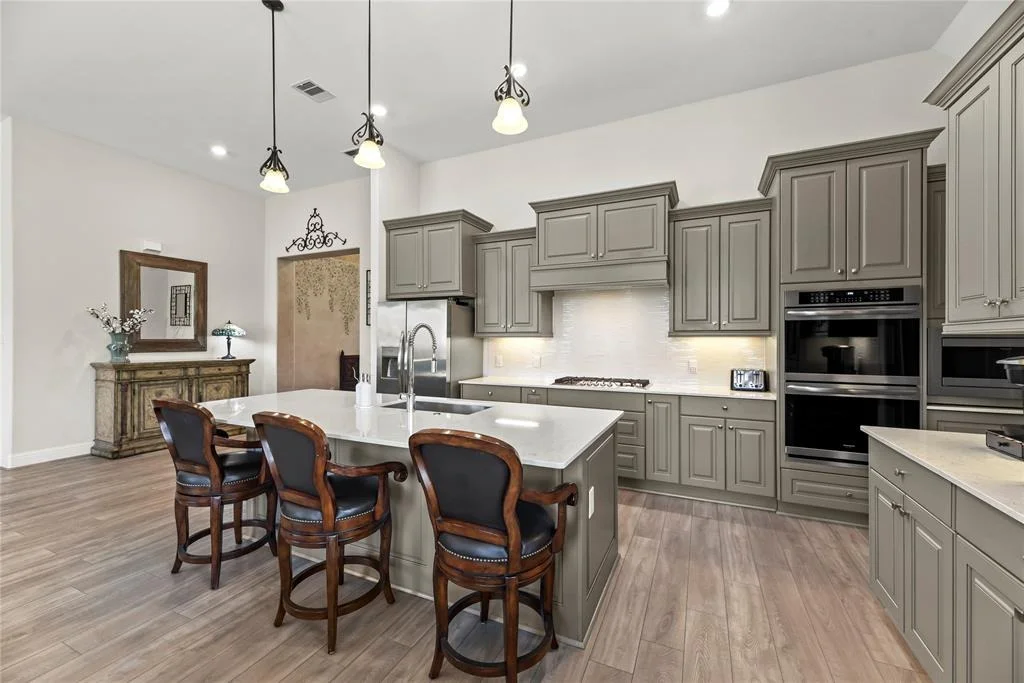Photo of 907 Falcon Hollow Lane