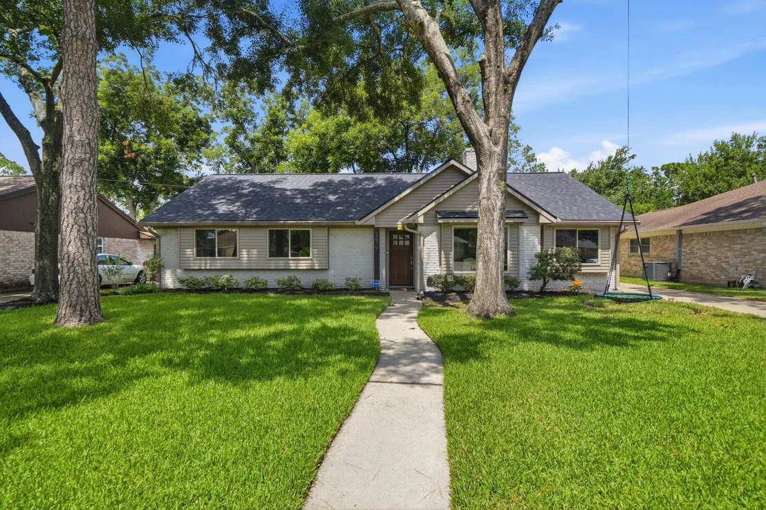 Photo of 2619 Parana Drive