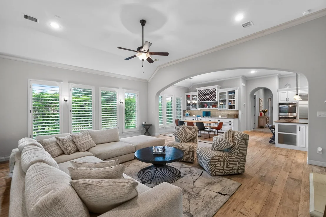 Photo of 31 Woodglade Way