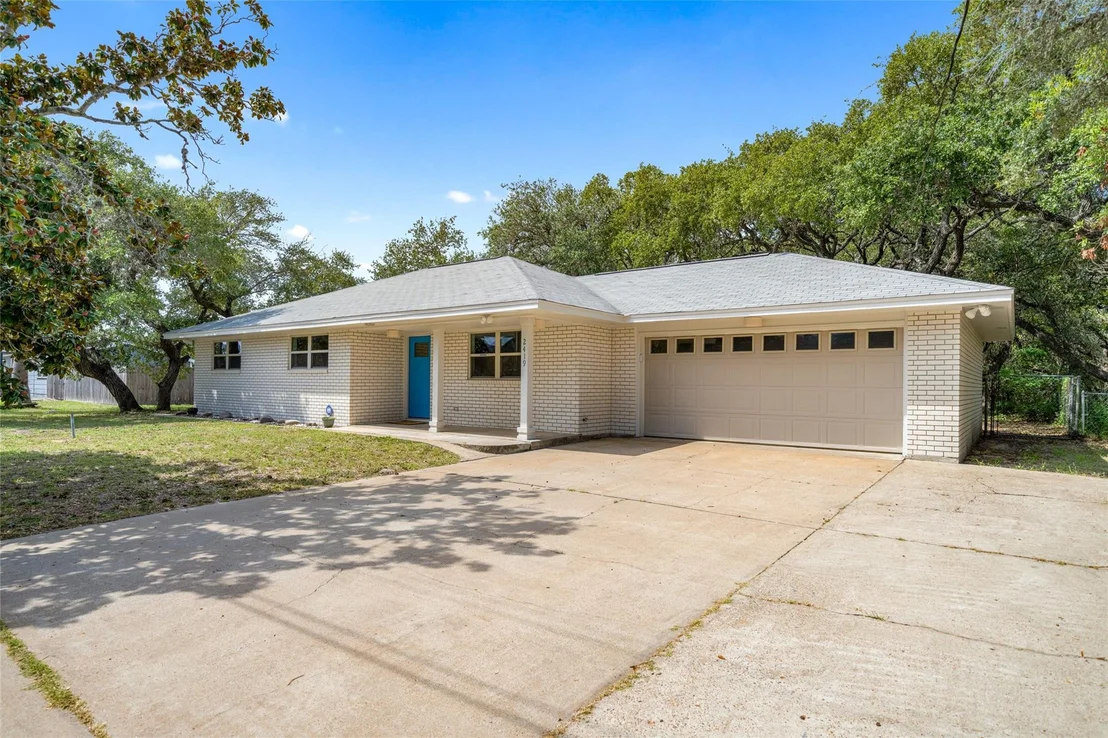 Photo of 2419 Henrietta Place