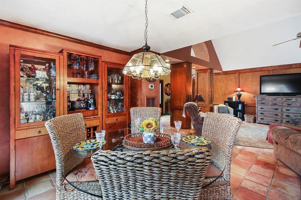 Photo of 23010 Glenover Drive