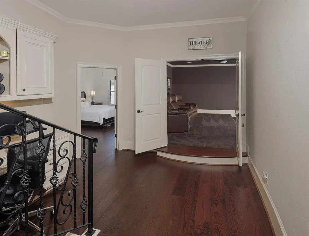 Photo of 6807 Pennwell