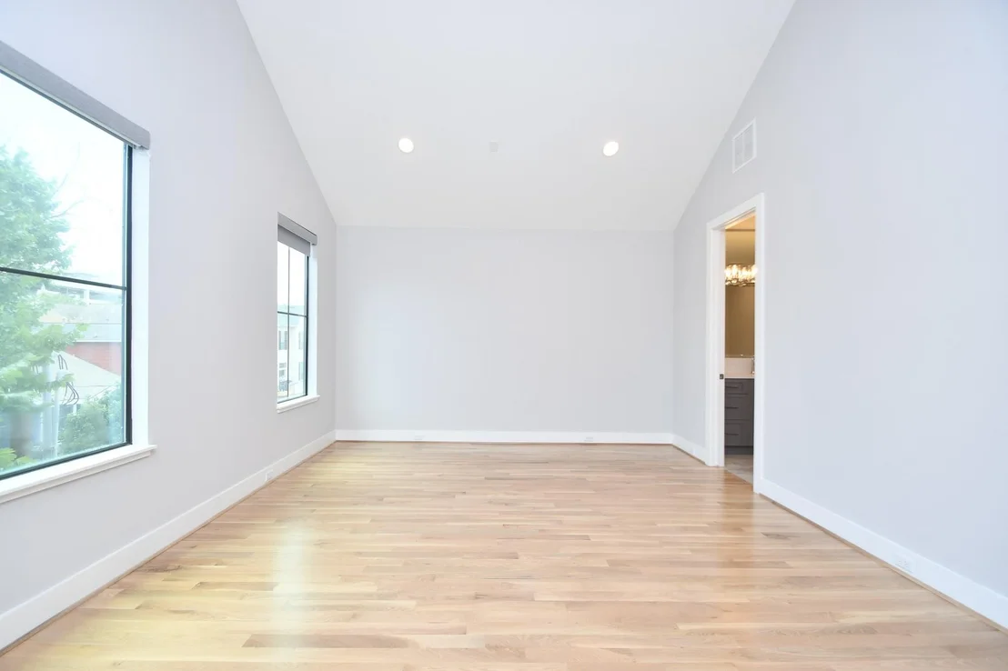 Photo of 818 Knox Street