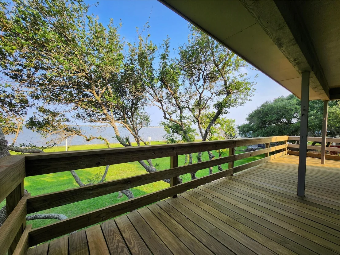 Photo of 2182 W Bayshore Drive