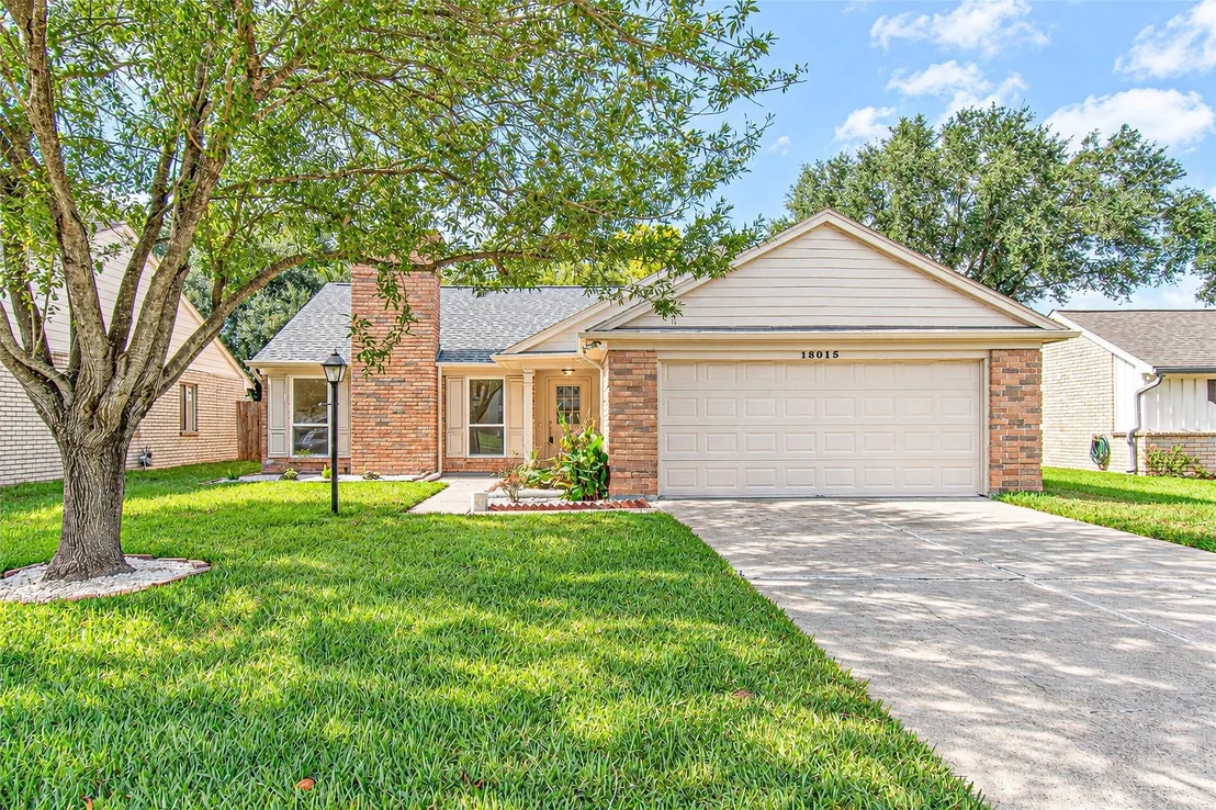 Photo of 18015 Brooknoll Drive